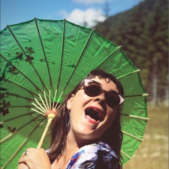 Meet your Posher, Zsuzsi - Picture 1 of 1